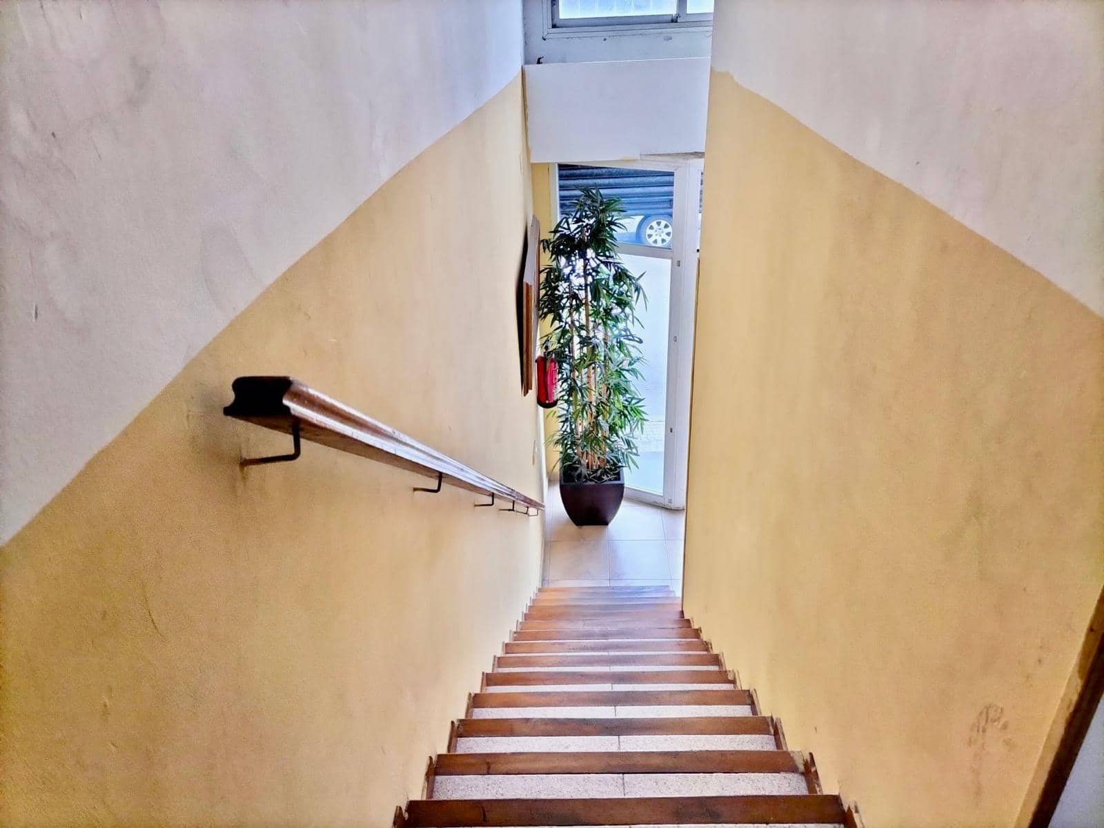 Local Commercial à louer à Sant Pere de Ribes - 1 500 € (Ref: 9474945)