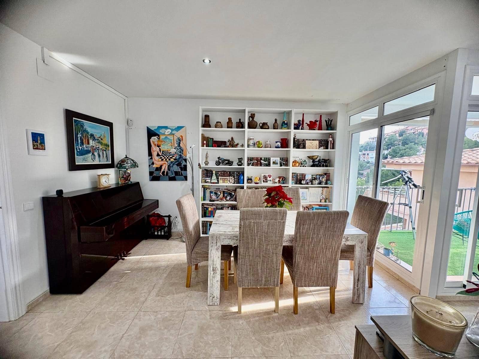 7 soveværelse Villa til salg i Segur de Calafell med swimmingpool garage - € 530.000 (Ref: 9548313)