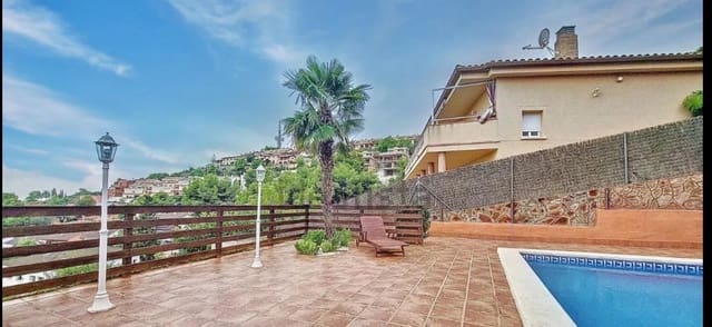 7 soverom Villa til salgs i Segur de Calafell, Calafell med svømmebasseng garasje - € 425 000 (Ref: 9548313)