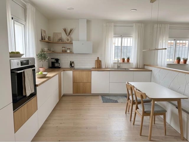 Chalet de 7 habitaciones en Segur de Calafell, Calafell en venta con piscina garaje - 415.000 € (Ref: 9548313)