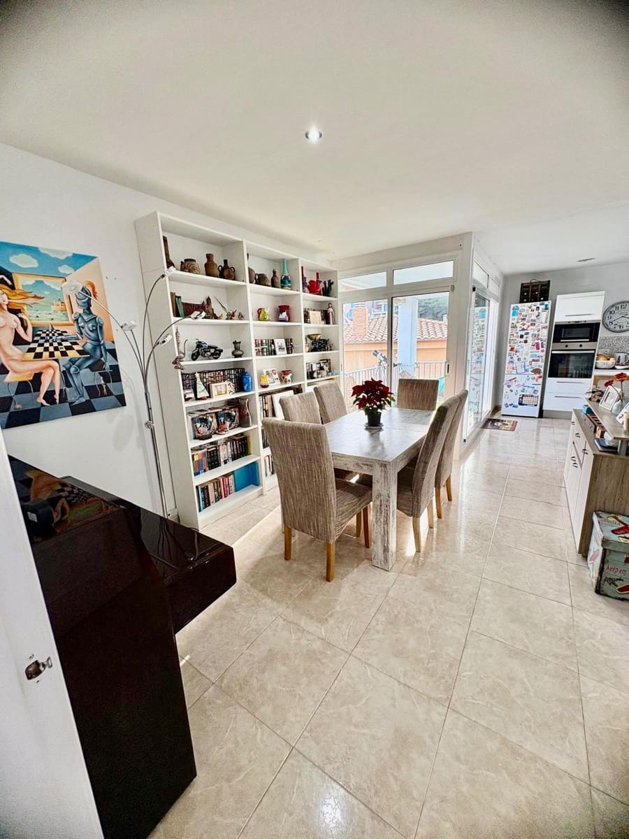 7 soveværelse Villa til salg i Segur de Calafell med swimmingpool garage - € 415.000 (Ref: 9548313)
