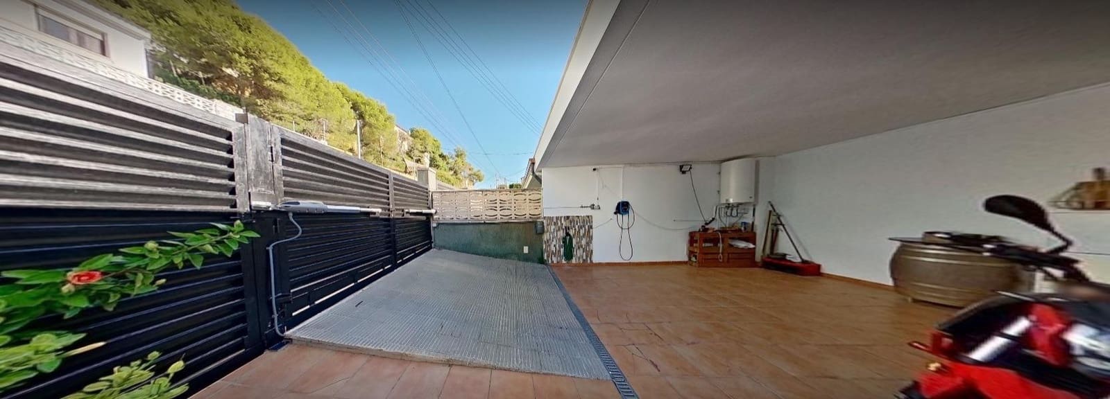 7 soveværelse Villa til salg i Segur de Calafell med swimmingpool garage - € 379.000 (Ref: 9548313)