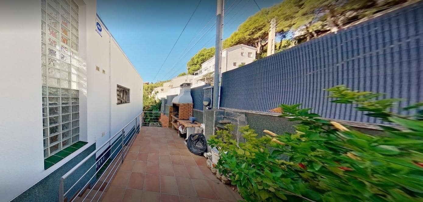 7 soveværelse Villa til salg i Segur de Calafell med swimmingpool garage - € 379.000 (Ref: 9548313)
