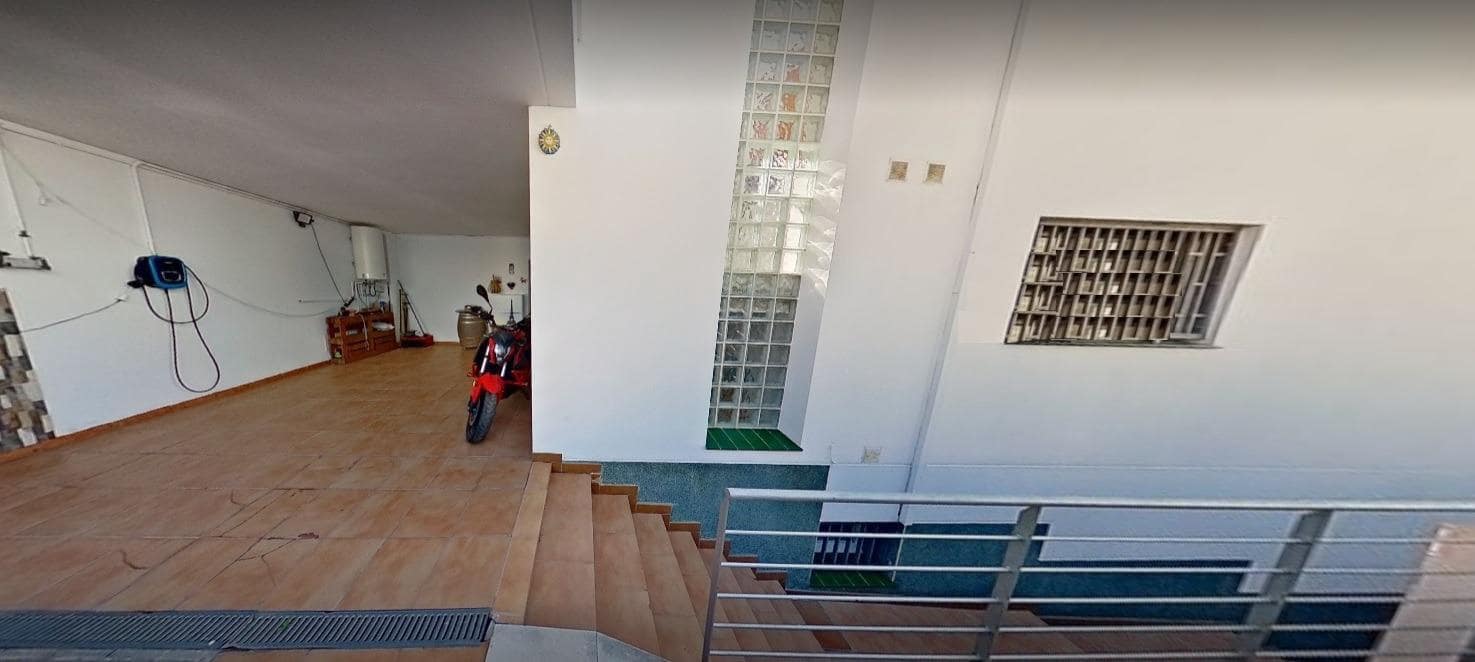 7 soveværelse Villa til salg i Segur de Calafell med swimmingpool garage - € 379.000 (Ref: 9548313)