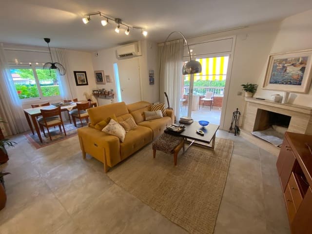 Adosado de 4 habitaciones en Segur de Calafell, Calafell en venta con garaje - 365.000 € (Ref: 9591391)