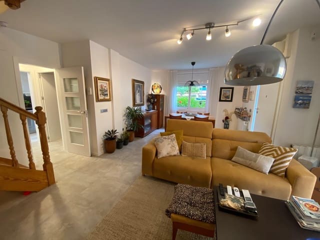 Adosado de 4 habitaciones en Segur de Calafell, Calafell en venta con garaje - 365.000 € (Ref: 9591391)