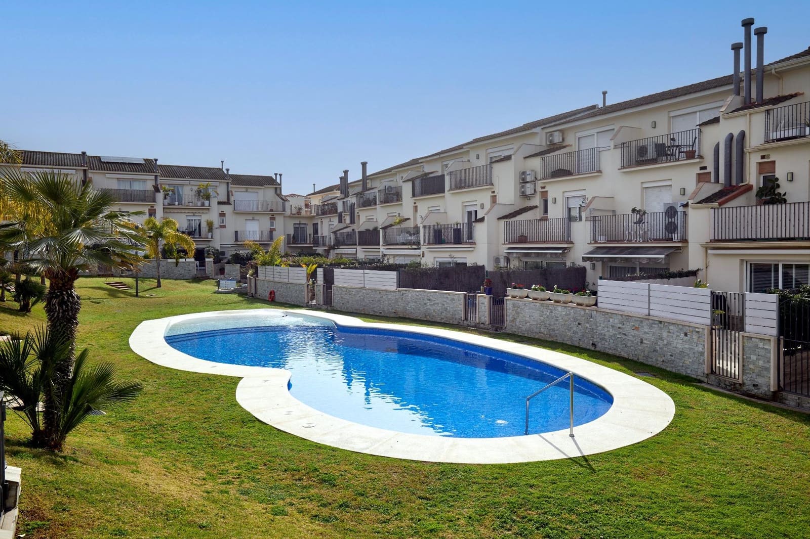 Adosado de 4 habitaciones en Sitges en venta con piscina garaje - 1.145.000 € (Ref: 9621798)