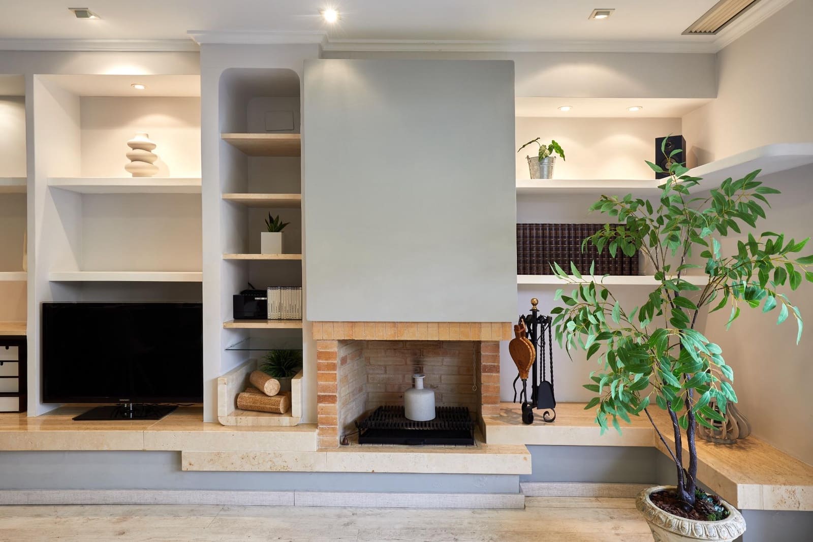 4 bedroom Terraced Villa for sale in Sitges with pool garage - € 1,145,000 (Ref: 9621798)