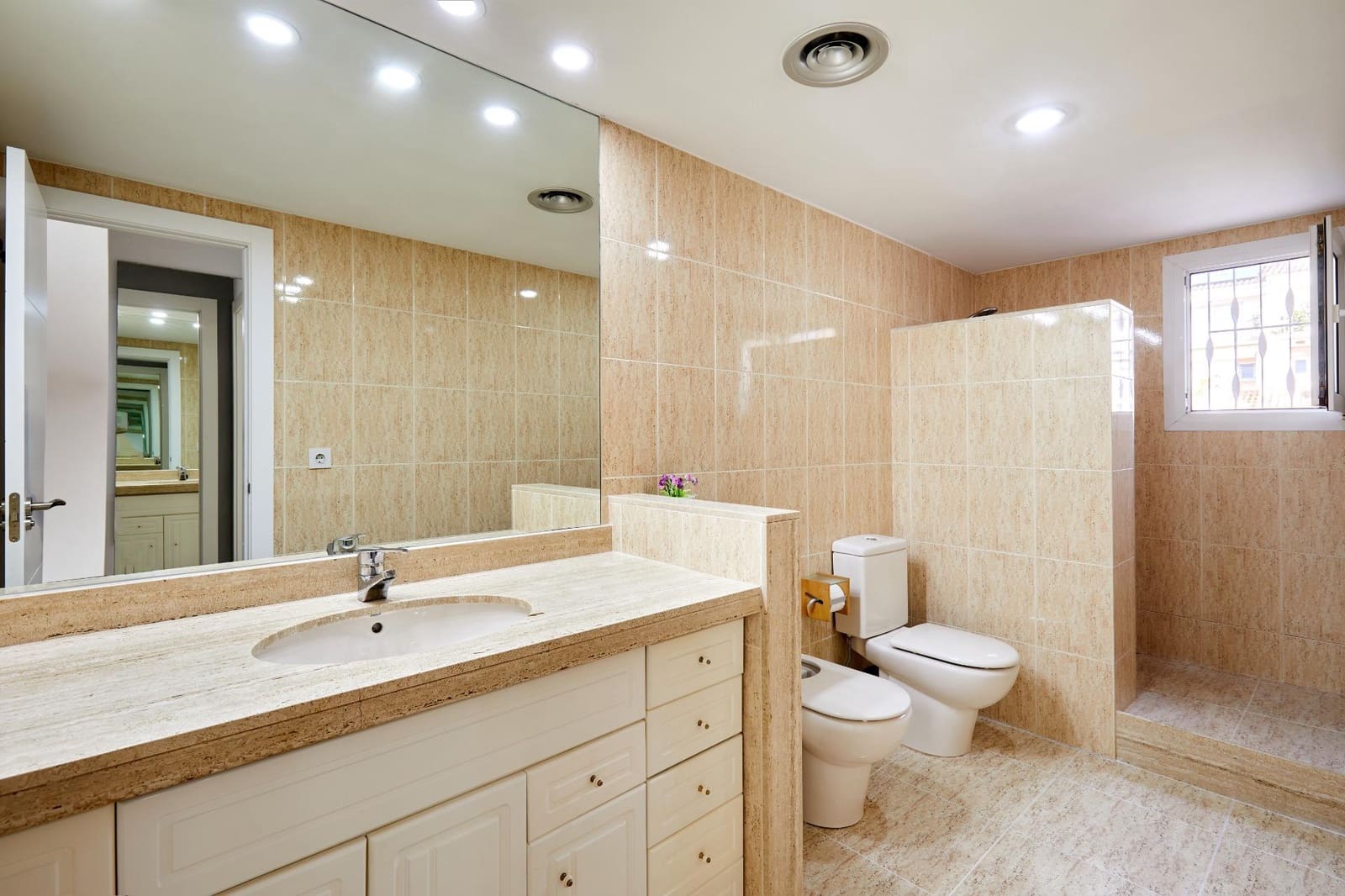 4 soverom Rekkehus til salgs i Sitges med svømmebasseng garasje - € 1 145 000 (Ref: 9621798)