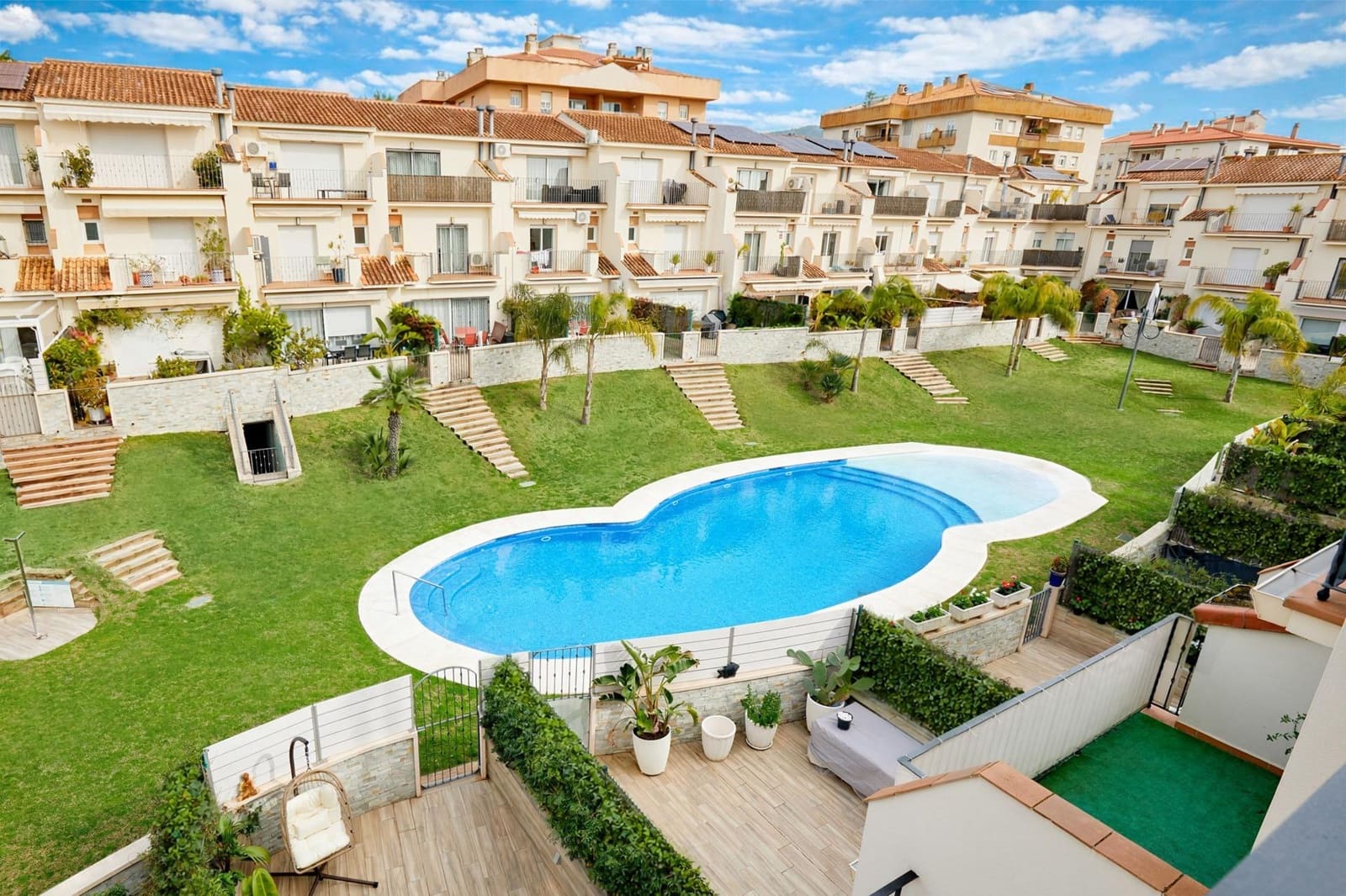 4 soverom Rekkehus til salgs i Sitges med svømmebasseng garasje - € 1 145 000 (Ref: 9621798)