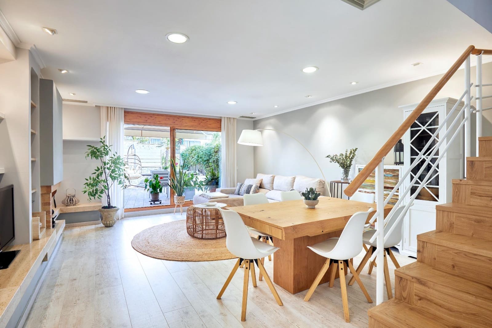 4 bedroom Terraced Villa for sale in Sitges with pool garage - € 1,145,000 (Ref: 9621798)