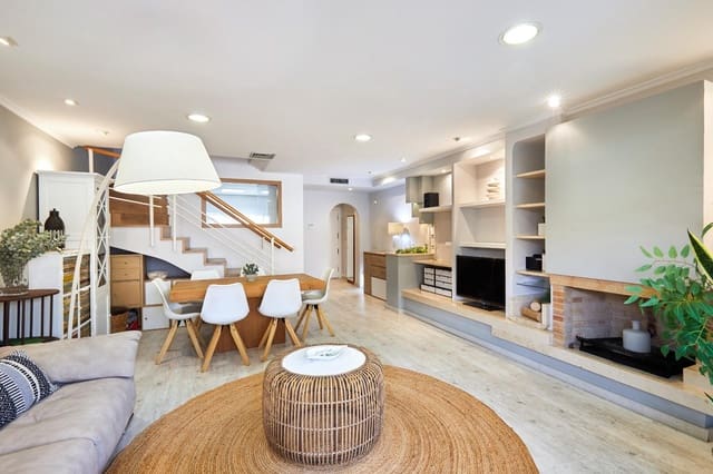 4 bedroom Terraced Villa for sale in Sitges with pool garage - € 1,145,000 (Ref: 9621798)