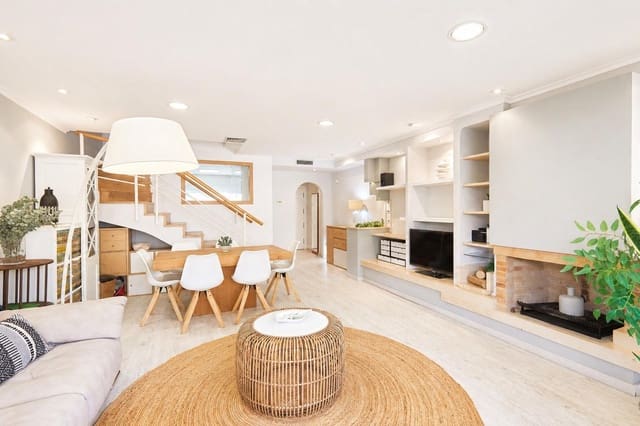 4 soverom Rekkehus til salgs i Sitges med svømmebasseng garasje - € 1 145 000 (Ref: 9621798)