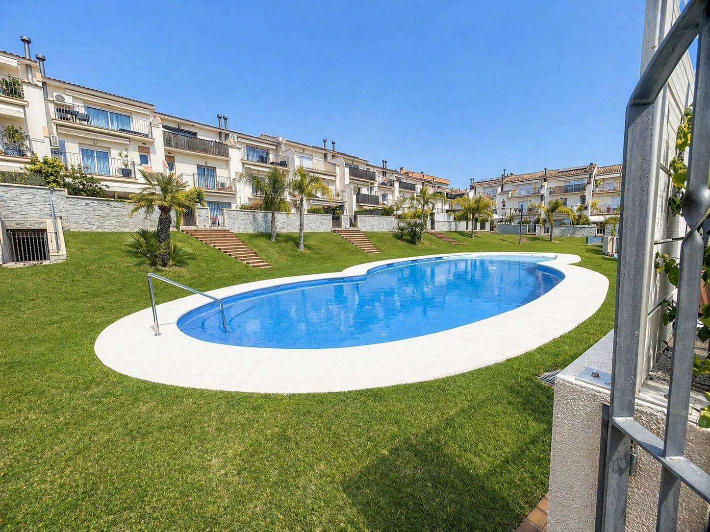 Adosado de 4 habitaciones en Sitges en venta con piscina garaje - 985.000 € (Ref: 9621798)