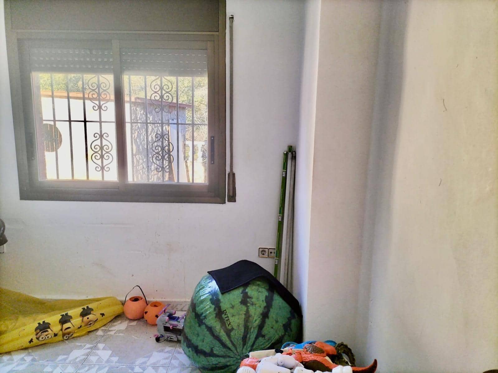 5 bedroom Villa for sale in Canyelles with garage - € 318,000 (Ref: 9639512)