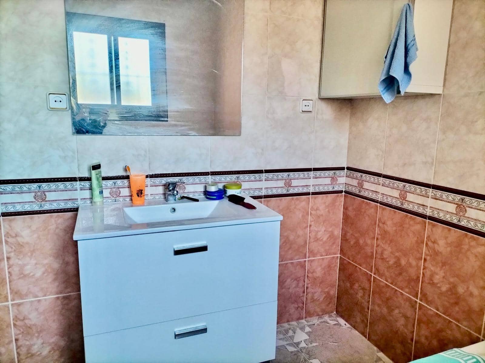 5 bedroom Villa for sale in Canyelles with garage - € 318,000 (Ref: 9639512)