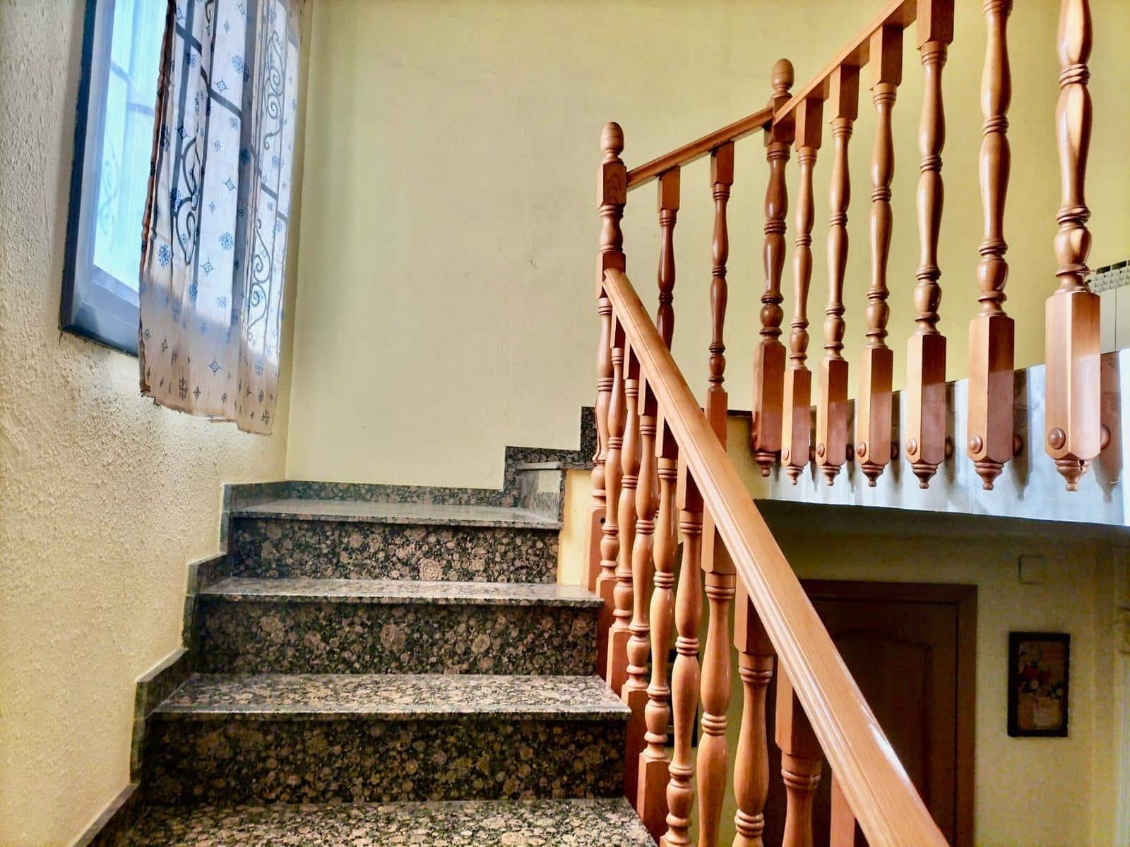 5 bedroom Villa for sale in Canyelles with garage - € 318,000 (Ref: 9639512)