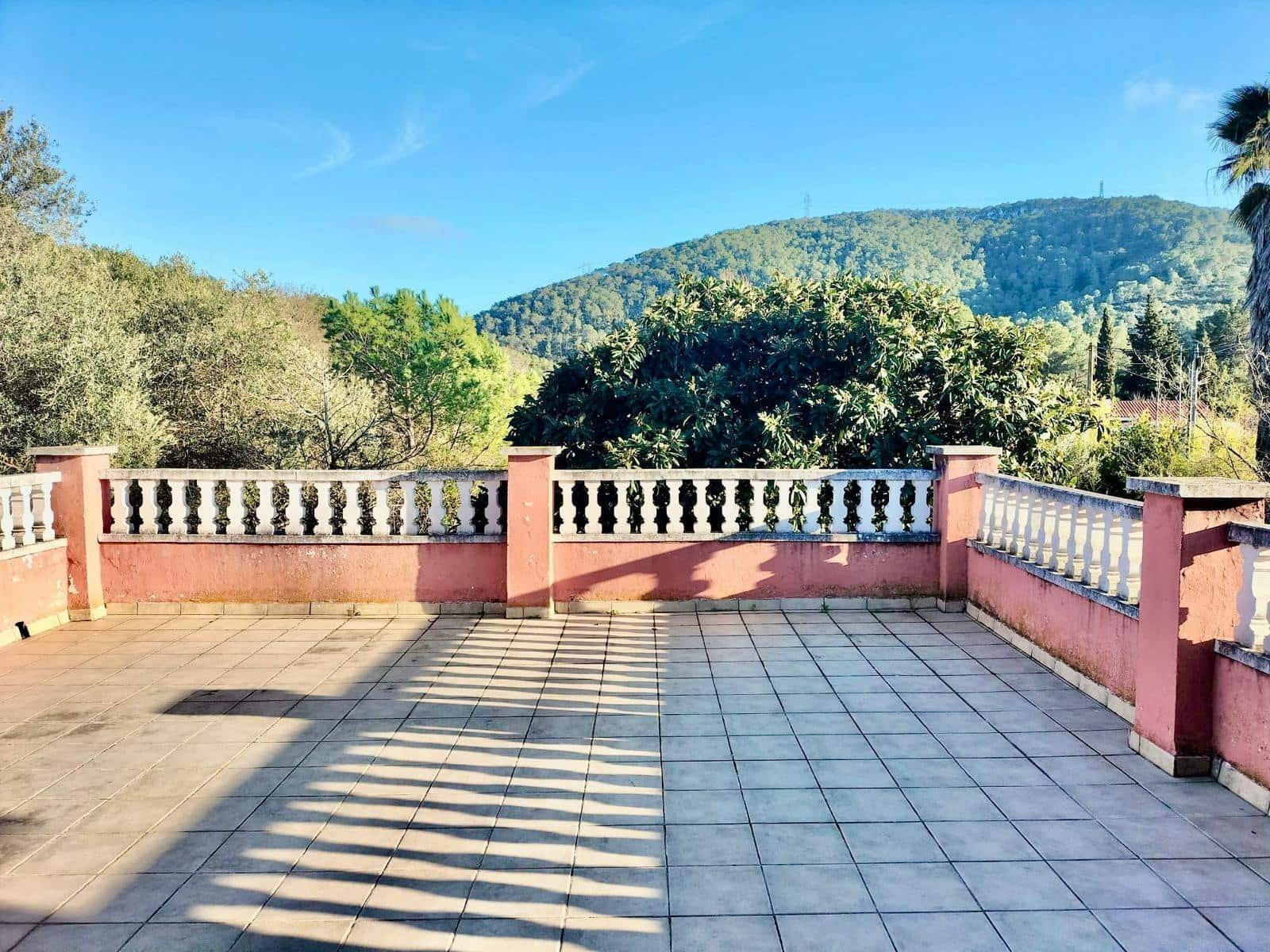 5 bedroom Villa for sale in Canyelles with garage - € 318,000 (Ref: 9639512)