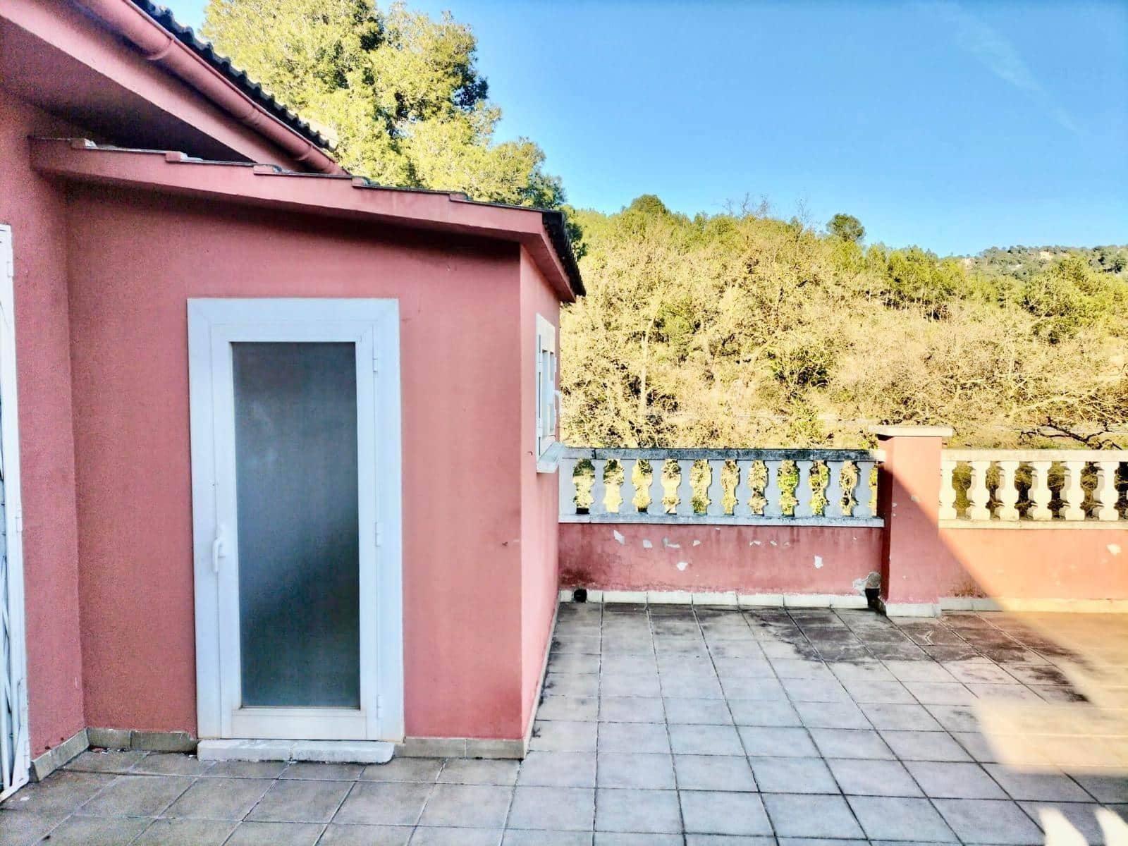 5 bedroom Villa for sale in Canyelles with garage - € 318,000 (Ref: 9639512)