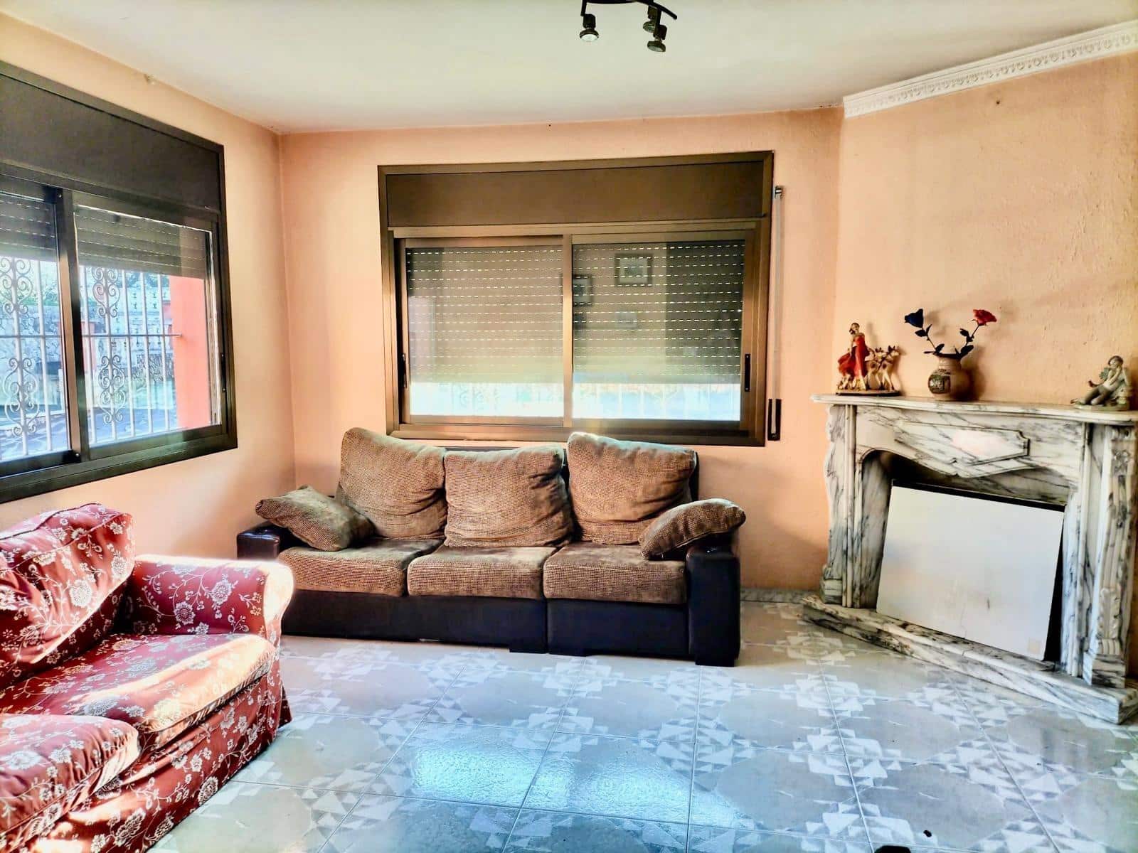 5 sovrum Villa till salu i Canyelles med garage - 309 000 € (Ref: 9639512)