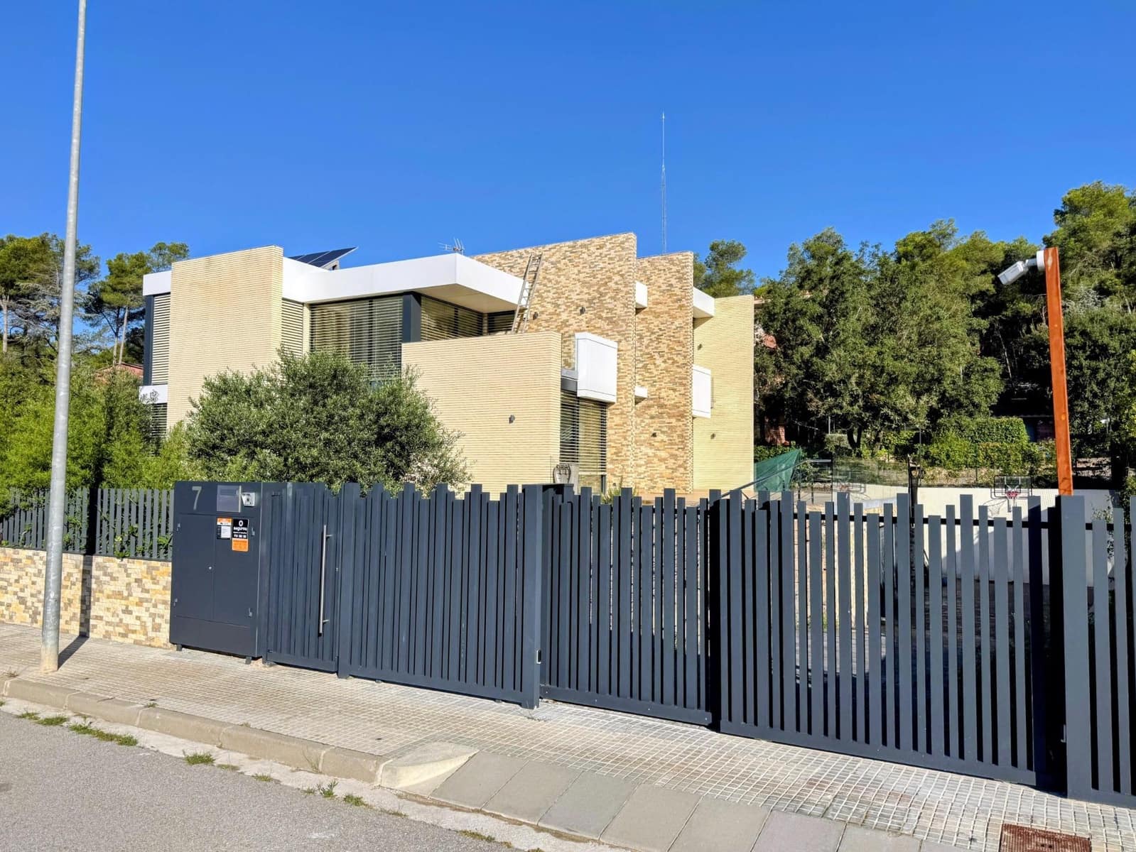 6 soverom Villa til salgs i Begues med svømmebasseng garasje - € 1 290 000 (Ref: 9661974)