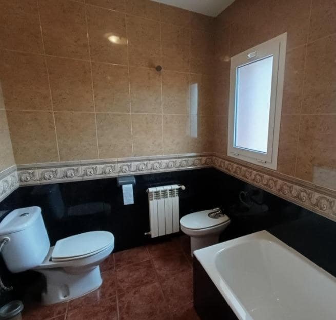 4 bedroom Villa for sale in Olivella with garage - € 315,000 (Ref: 9704935)