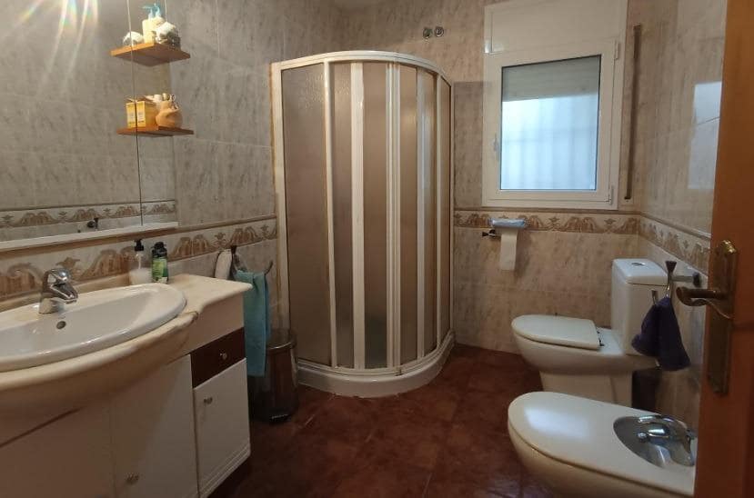 4 bedroom Villa for sale in Olivella with garage - € 315,000 (Ref: 9704935)