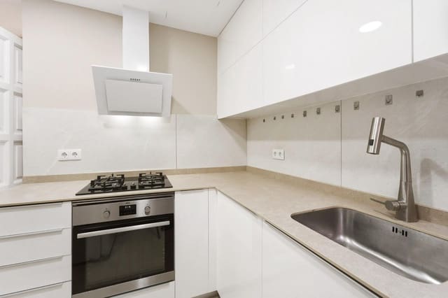 4 slaapkamer Appartement te koop in Sitges - € 735.000 (Ref: 9721769)