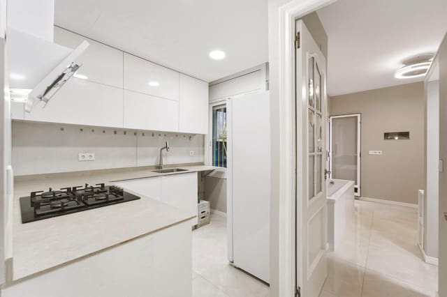 4 slaapkamer Appartement te koop in Sitges - € 735.000 (Ref: 9721769)