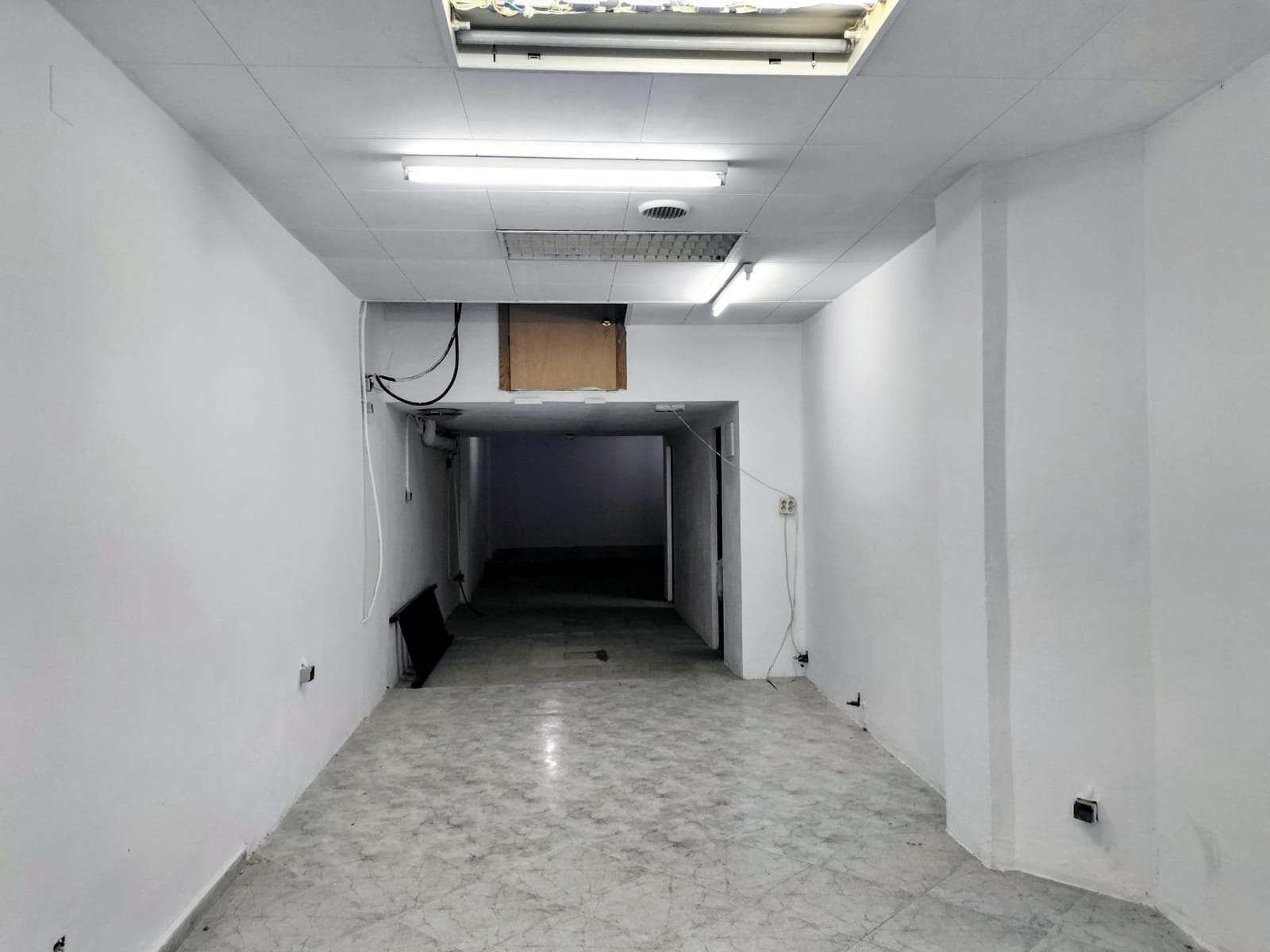 Commercial for sale in Vilafranca del Penedes - € 114,500 (Ref: 9729341)