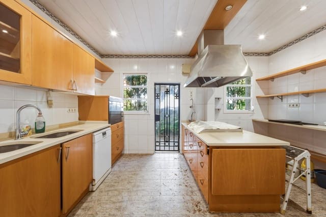 4 slaapkamer Villa te koop in Sitges met zwembad - € 2.250.000 (Ref: 9778255)