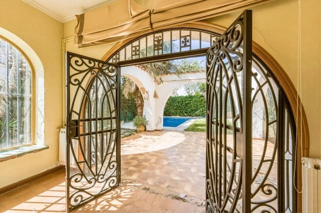 4 soverom Villa til salgs i Sitges med svømmebasseng garasje - € 2 250 000 (Ref: 9778255)