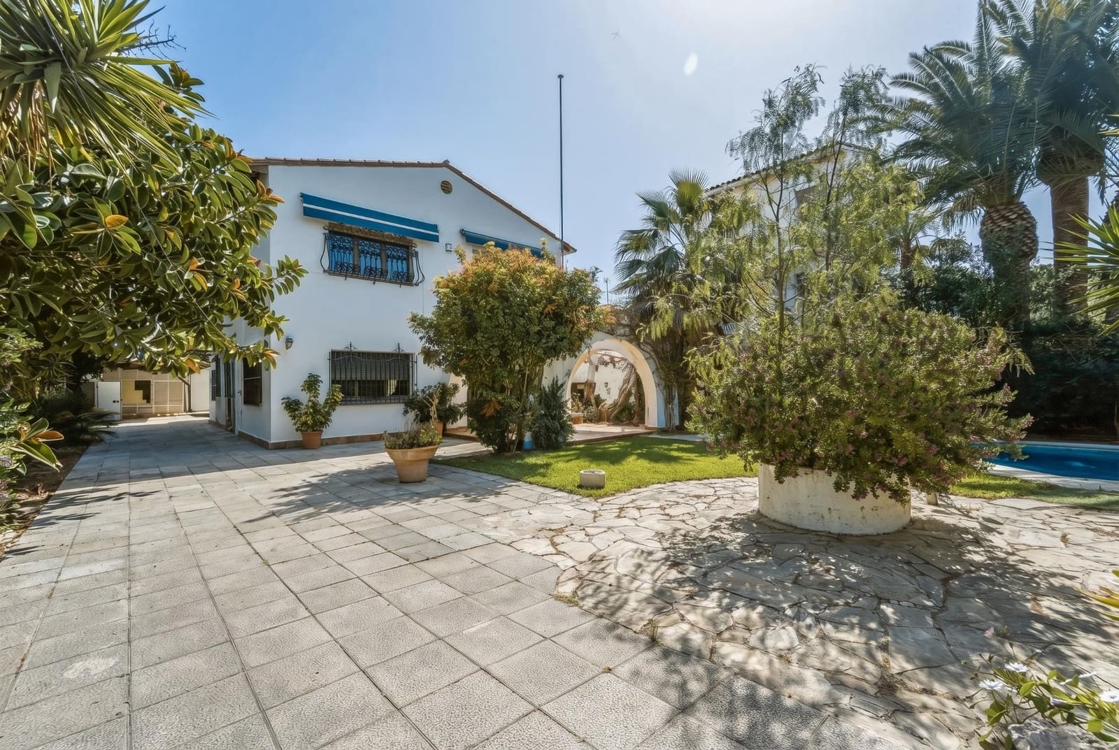 4 soverom Villa til salgs i Sitges med svømmebasseng garasje - € 2 250 000 (Ref: 9778255)
