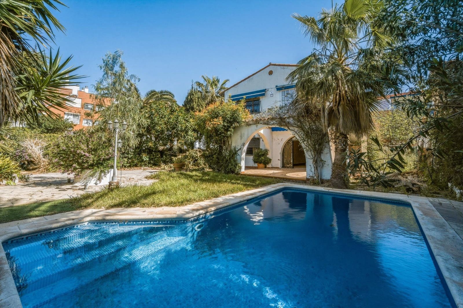 4 soverom Villa til salgs i Sitges med svømmebasseng garasje - € 2 250 000 (Ref: 9778255)