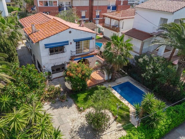 4 soverom Villa til salgs i Sitges med svømmebasseng garasje - € 2 250 000 (Ref: 9778255)