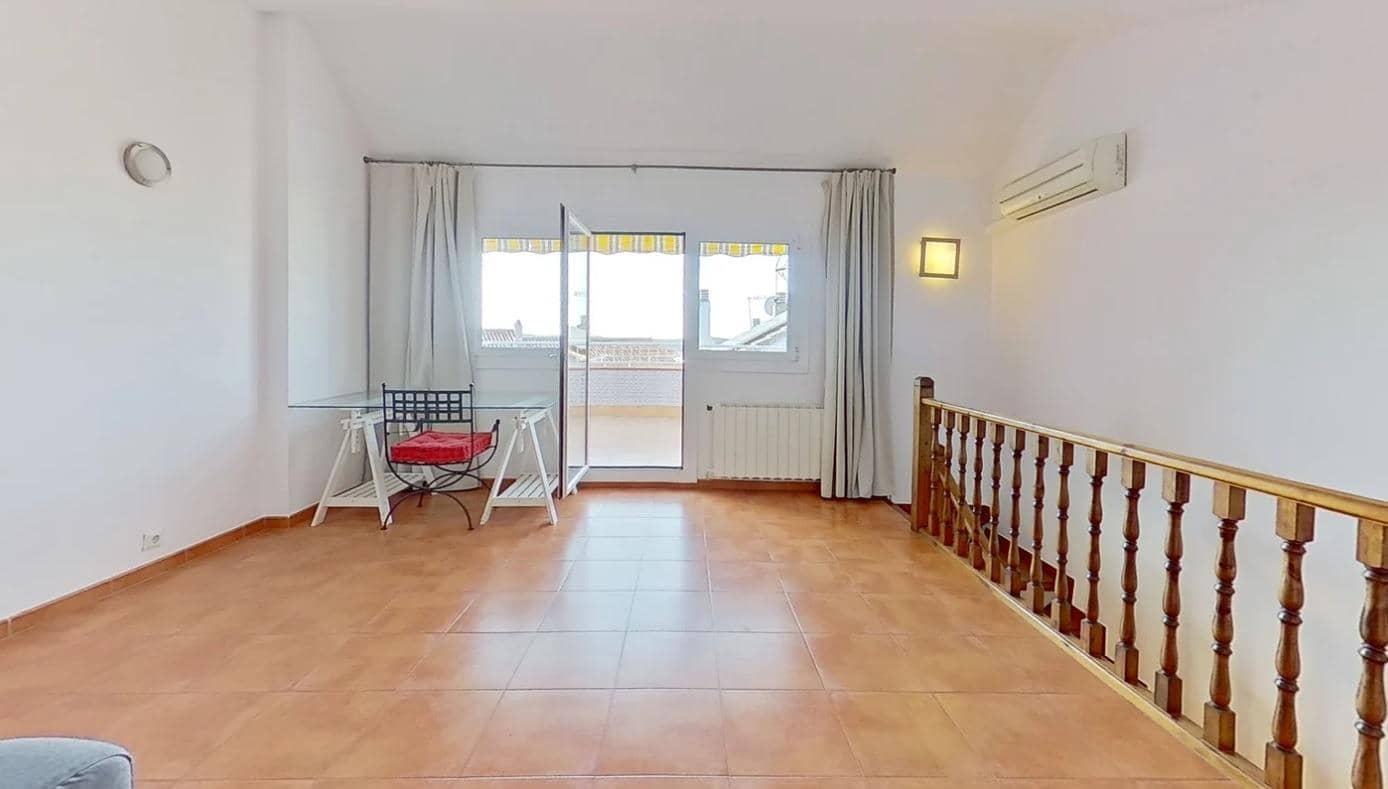5 bedroom Townhouse for sale in Sant Pere de Ribes with garage - € 650,000 (Ref: 9818304)