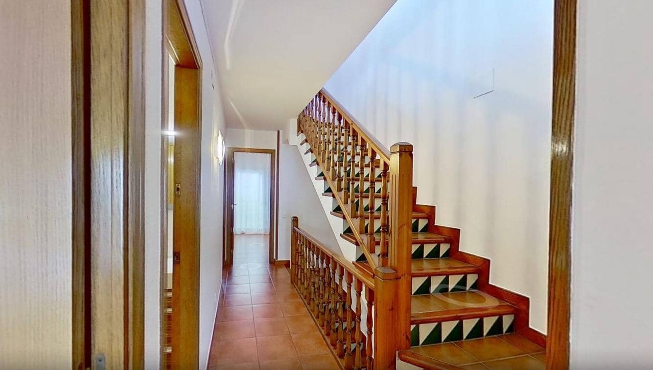 5 bedroom Townhouse for sale in Sant Pere de Ribes with garage - € 650,000 (Ref: 9818304)