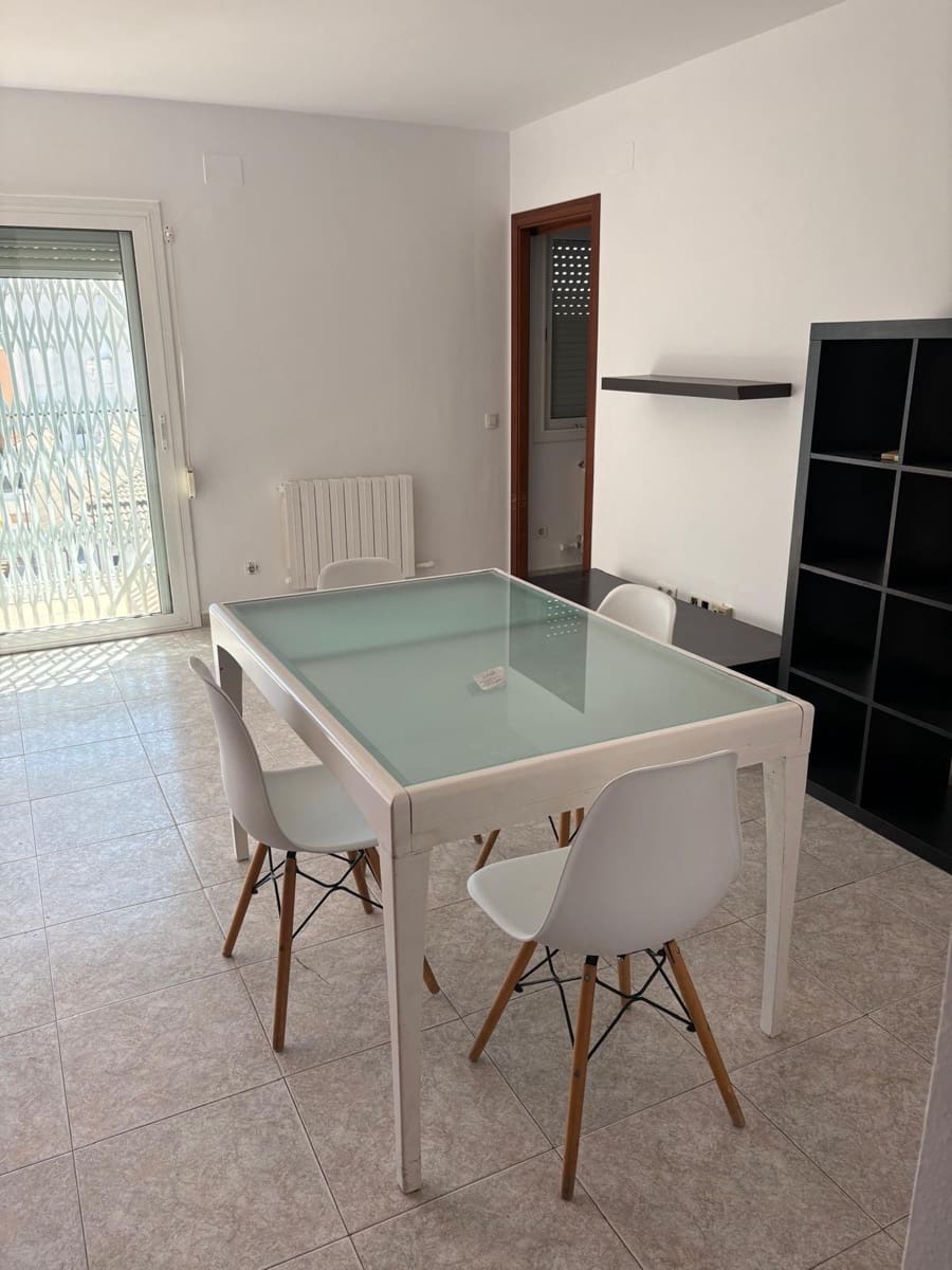 3 bedroom Apartment for rent in Segur de Calafell with pool - € 900 (Ref: 9820595)