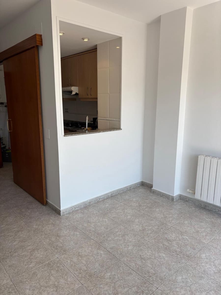 3 bedroom Apartment for rent in Segur de Calafell with pool - € 900 (Ref: 9820595)