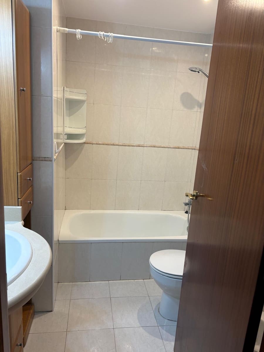3 bedroom Apartment for rent in Segur de Calafell with pool - € 900 (Ref: 9820595)