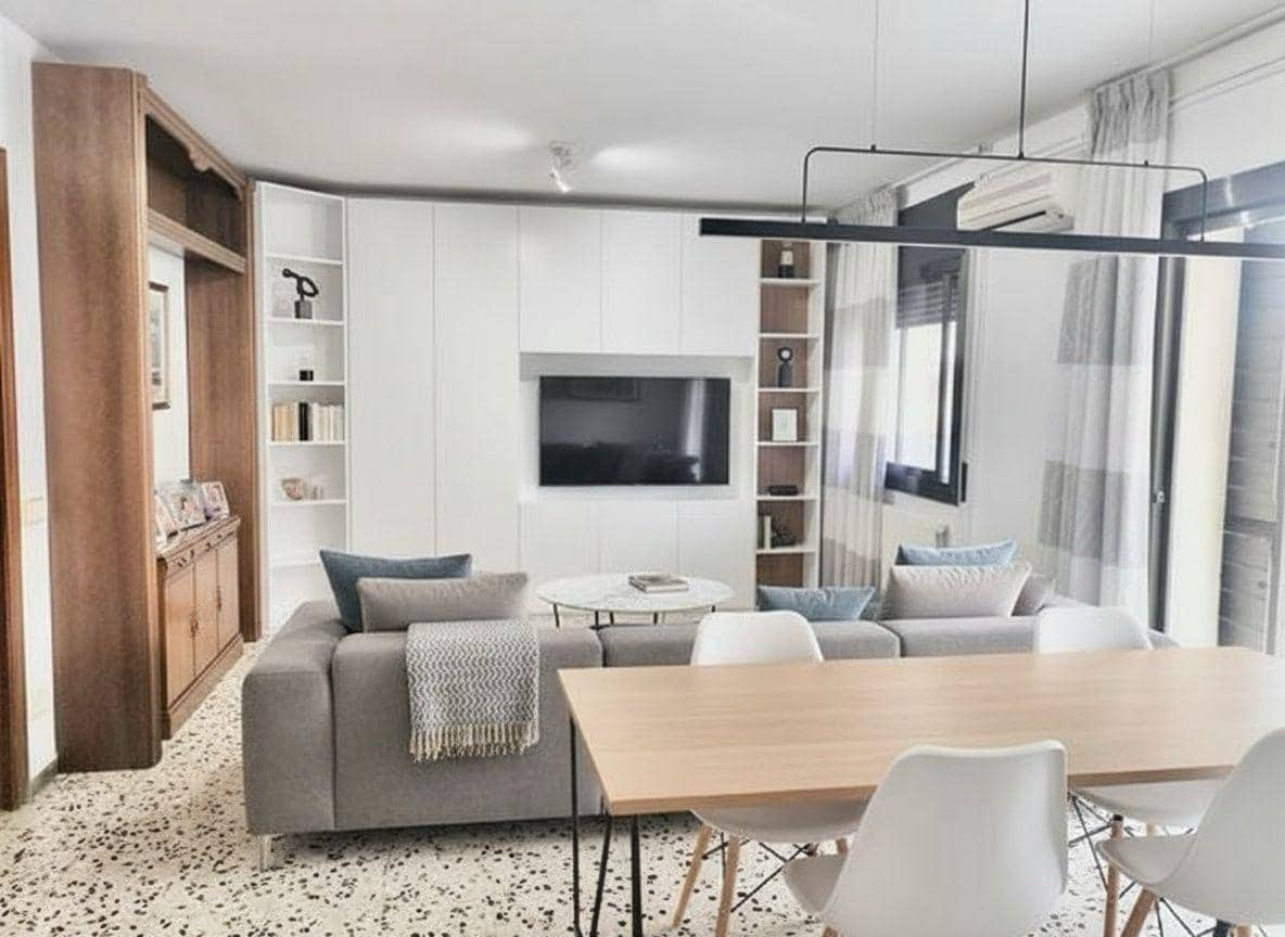 3 bedroom Flat for sale in Vilanova i la Geltru - € 260,000 (Ref: 9836313)