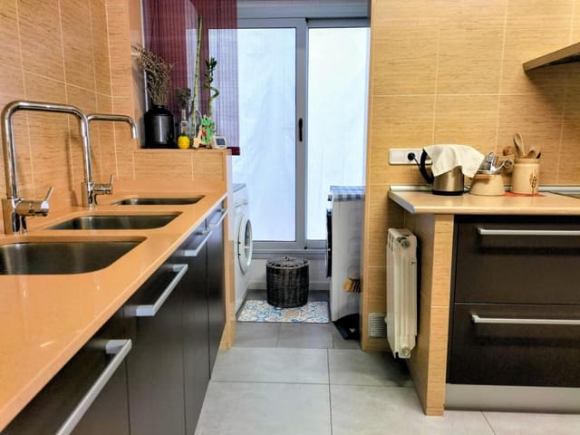 Apartamento de 3 habitaciones en Vilanova i la Geltrú en venta - 315.000 € (Ref: 9868666)