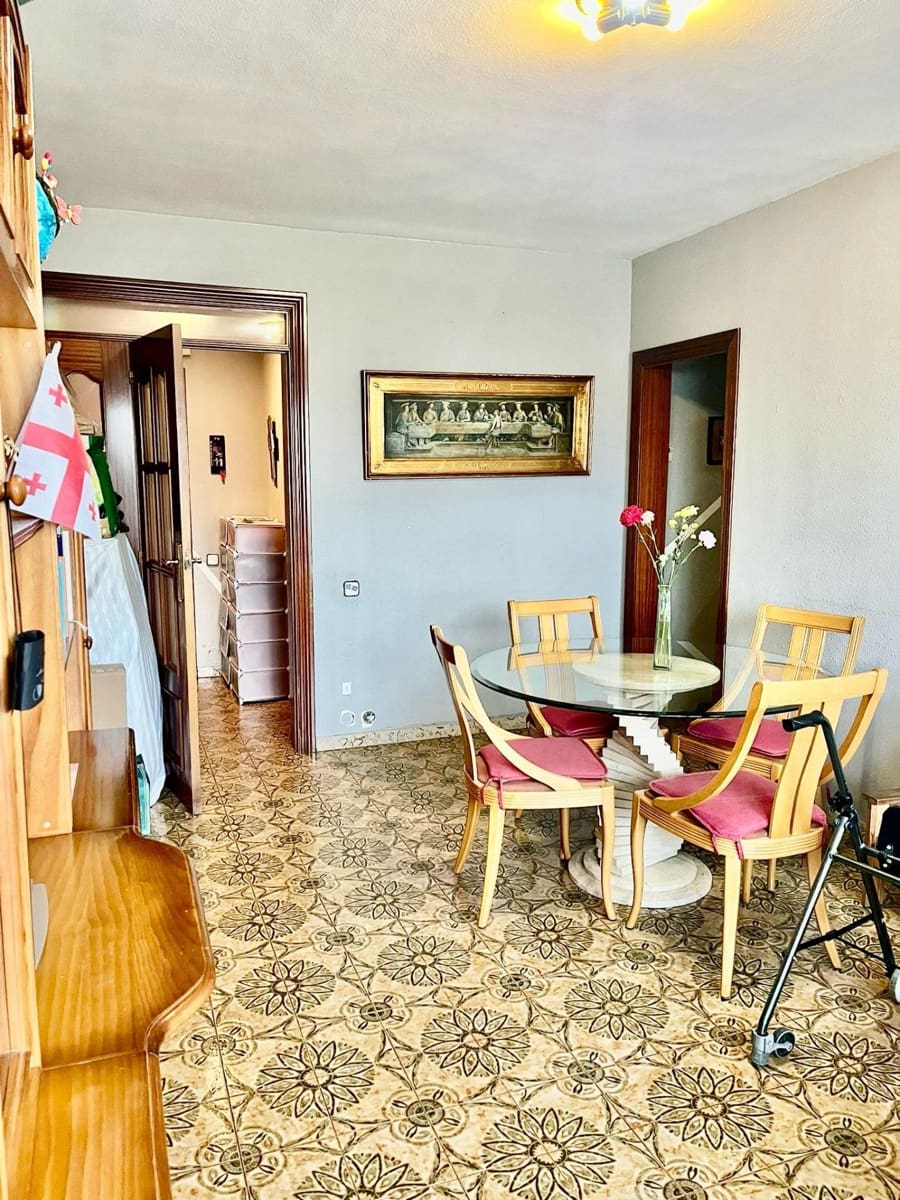 Apartamento de 4 habitaciones en Barcelona ciudad en venta - 342.000 € (Ref: 9913242)