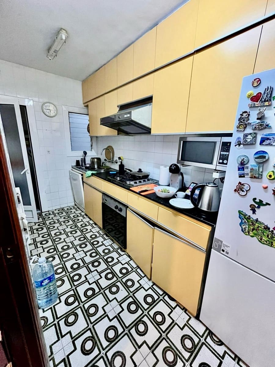 Apartamento de 4 habitaciones en Barcelona ciudad en venta - 342.000 € (Ref: 9913242)
