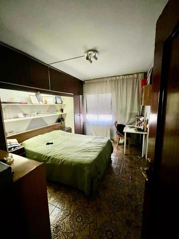 Apartamento de 4 habitaciones en El Guinardó, Barcelona ciudad en venta - 342.000 € (Ref: 9913242)