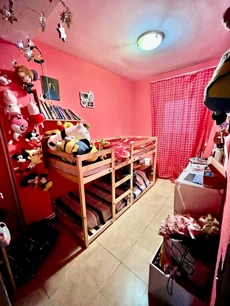 Apartamento de 4 habitaciones en Barcelona ciudad en venta - 342.000 € (Ref: 9913242)