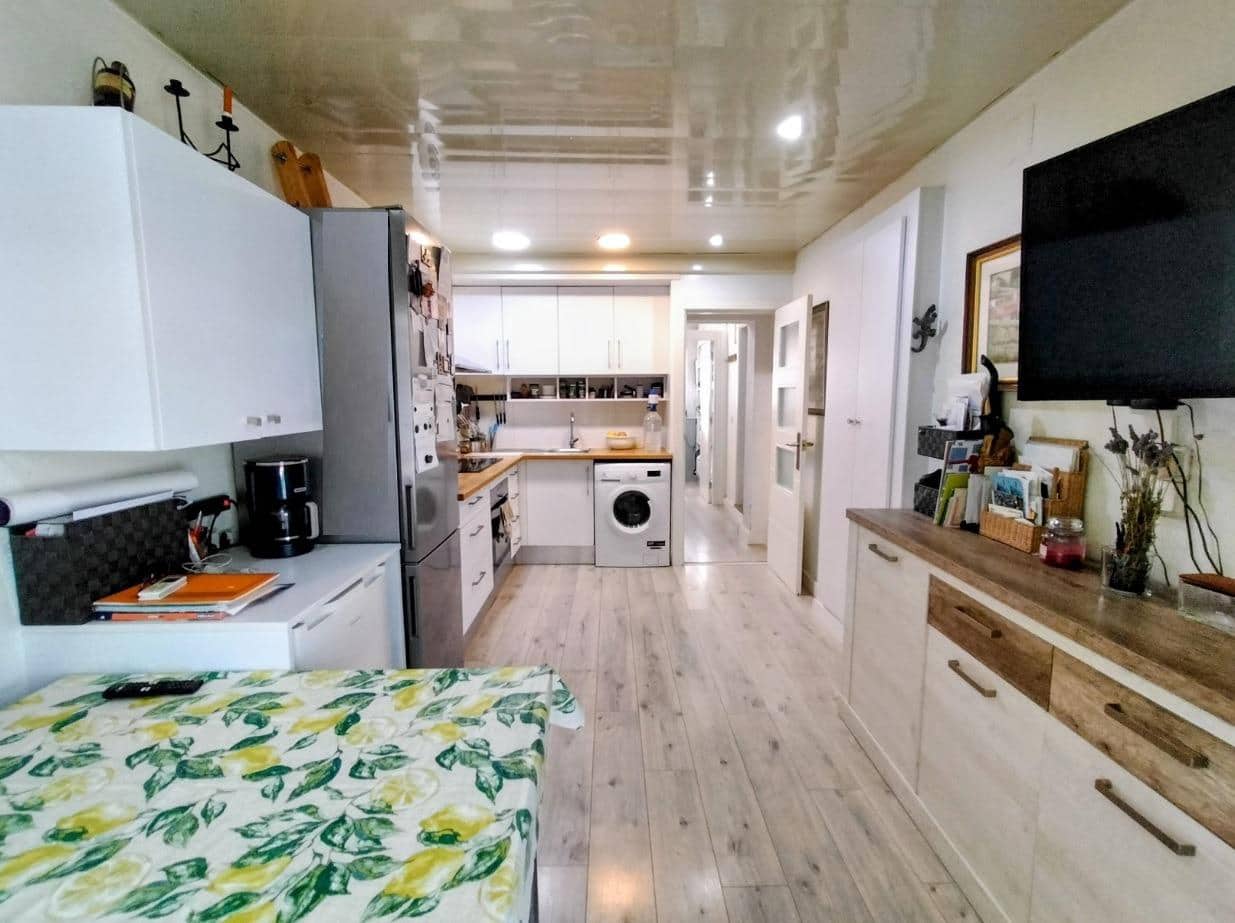 5 soveværelse Byhus til salg i Sant Pere de Ribes med swimmingpool garage - € 560.000 (Ref: 9947986)