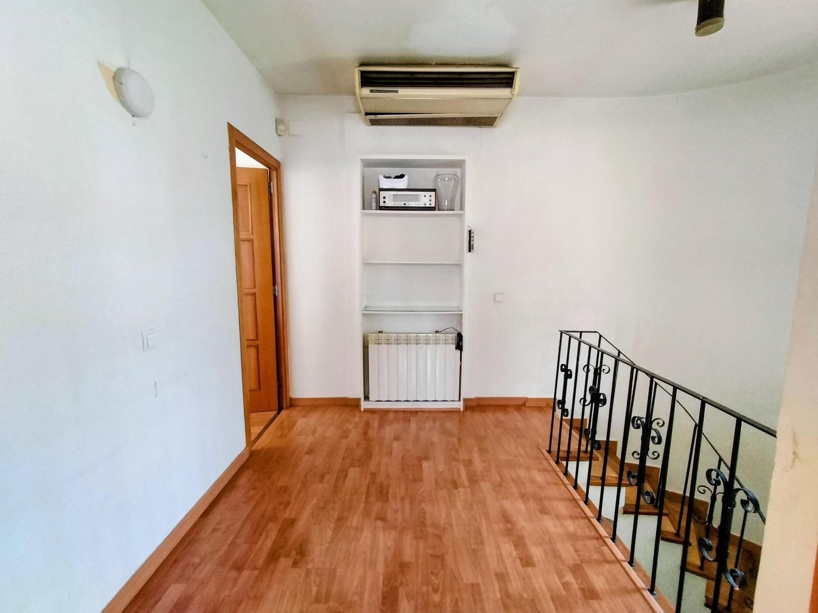 5 soveværelse Byhus til salg i Sant Pere de Ribes med swimmingpool garage - € 560.000 (Ref: 9947986)