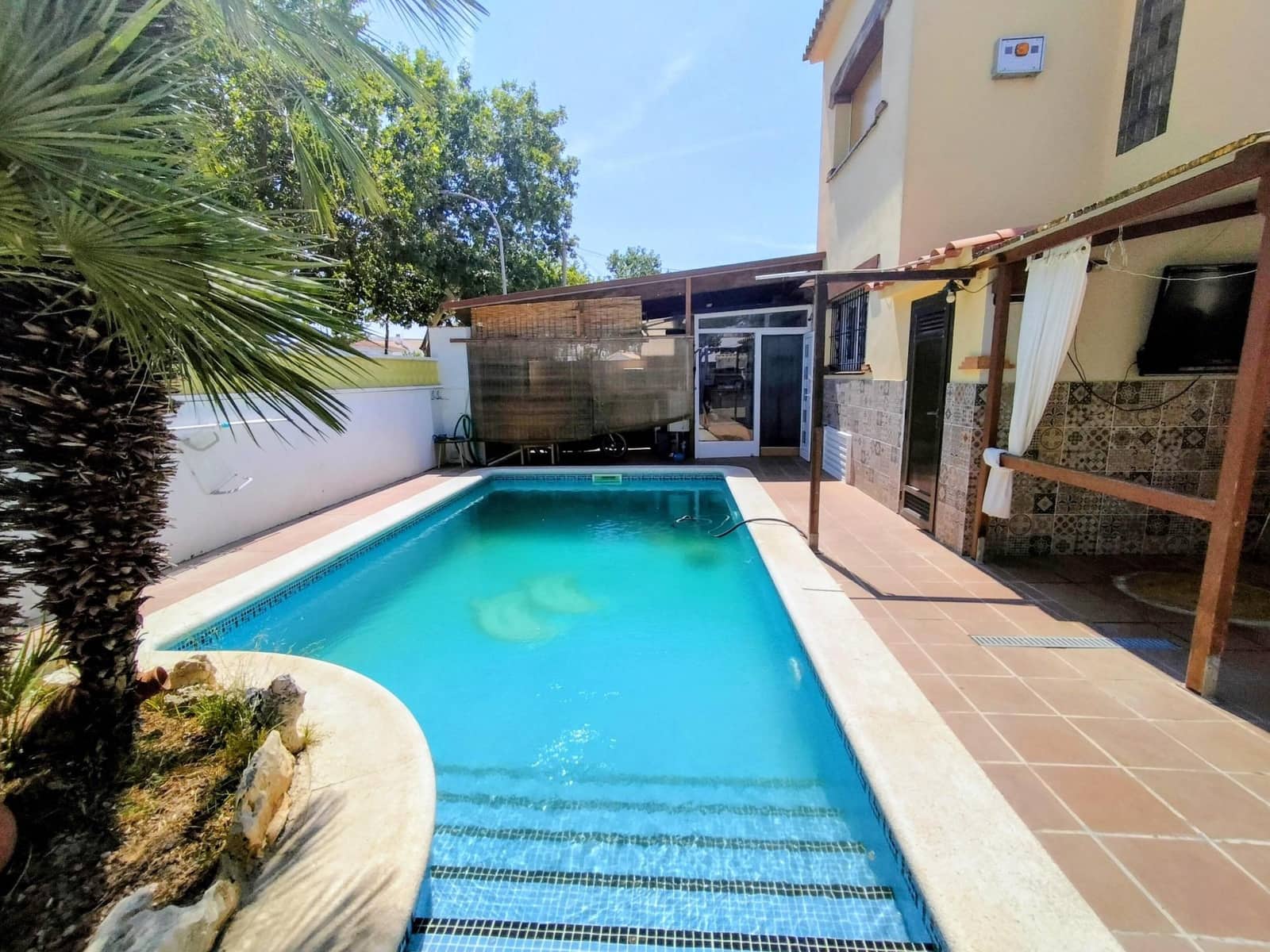 5 soveværelse Byhus til salg i Sant Pere de Ribes med swimmingpool garage - € 560.000 (Ref: 9947986)