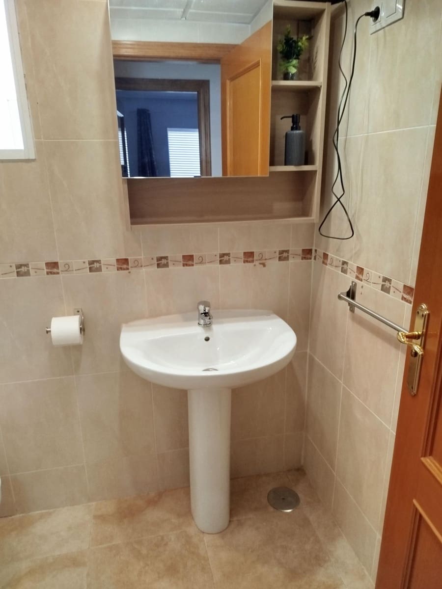 2 soverom Leilighet til leie i Los Collados med svømmebasseng garasje - € 600 (Ref: 10142648)